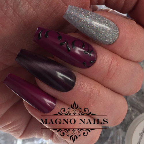 Preview: Winternägel - Nail Art Ideen - Nageldesign Lila schwarz Silber
