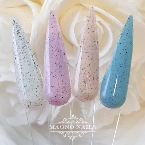 UV Gel mit schwarzen Punkten