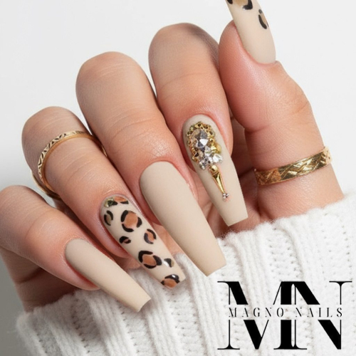 Preview: Farbgel beige nude grau - Luxus Nägel mit Leo Muster