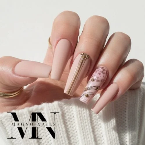 Farbgel - Beige Nude Pastel Winter Nägel - Nageldesign Ideen