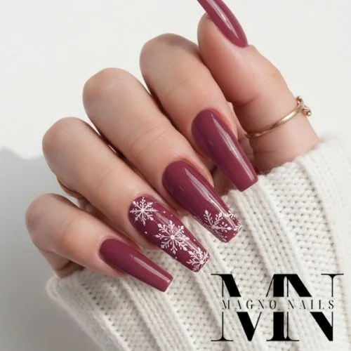 Farbgel Rot Nude Braun - Winter Nageldesign Ideen Schneeflocken