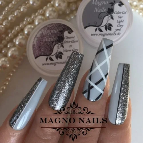 Naildesign Ideen - Sommer Nägel Silber hellgrau dunkelgrau Glitter Chrom