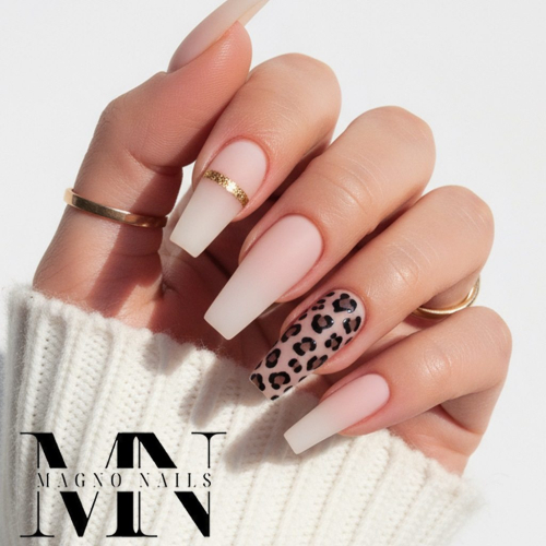 Preview: Zarbrosa Nageldesign edel mit Leo Muster - Nägel Ideen