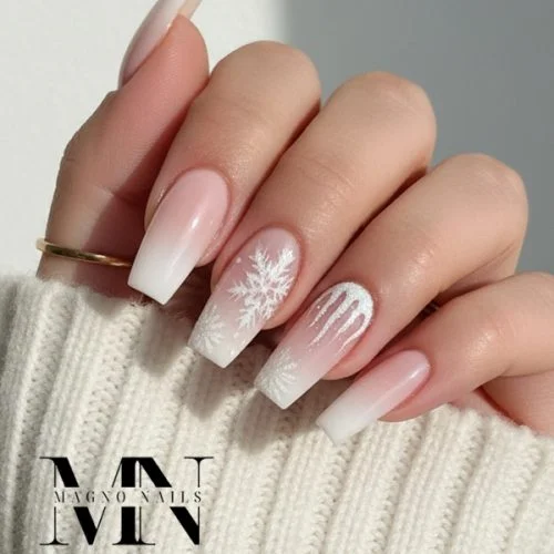 Winter Nageldesign Ideen - Make Up zartrosa Eiszapfen Schneeflocken