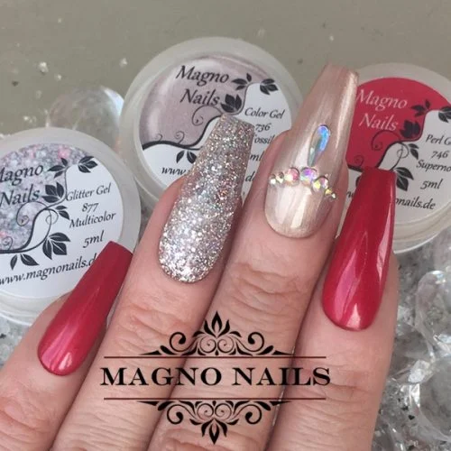 Nageldesign Ideen - Rot mit Silber und Nude Metallic