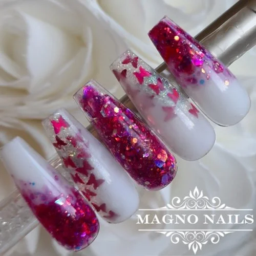 Sommernägel Glitter Ombré mit Schmetterlingen