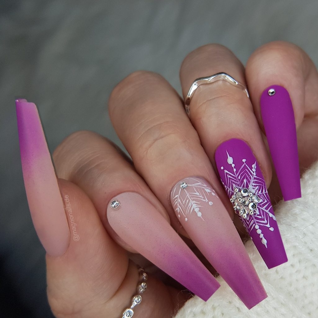 Lila Ombré Nail Art winternägel Winter Nageldesign Ideen