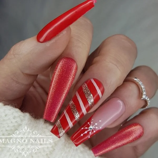 Rot Gold Frech Nail Art winternägel Winter Nageldesign Ideen
