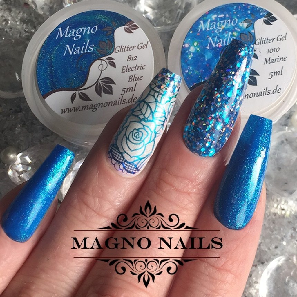 Naildesign Idees blue  - Trends 2025