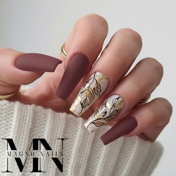 Farbgel Braun - Herbst Nägel - Nageldesign ideen mit Blätter gold