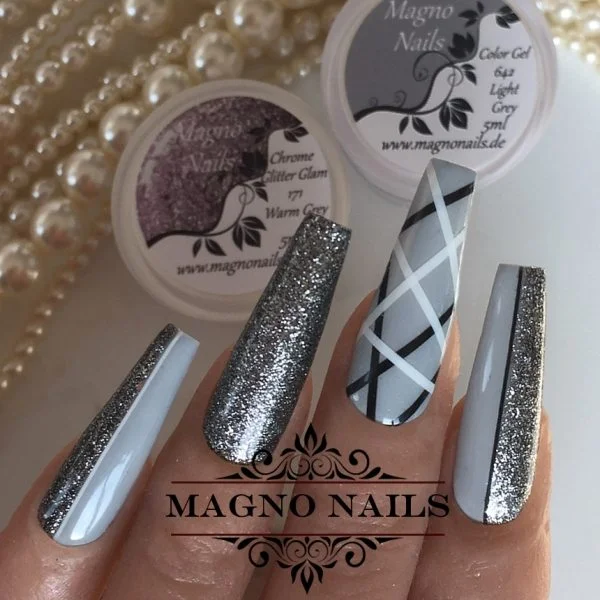 Naildesign Ideen - Sommer Nägel Silber hellgrau dunkelgrau Glitter Chrom