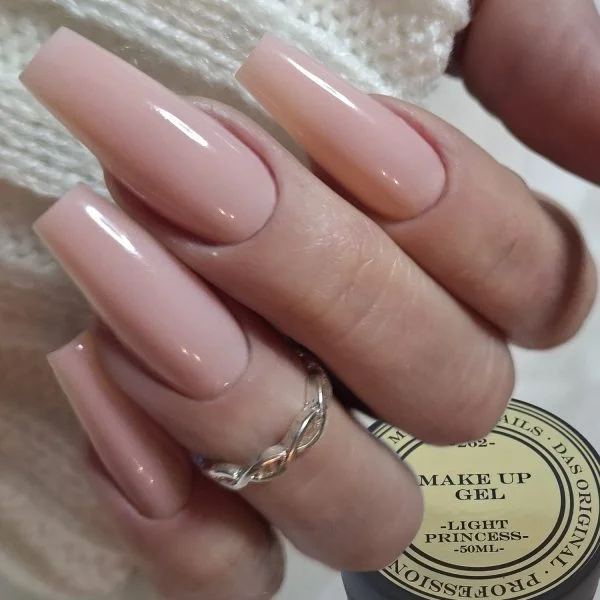 Make Up Präsentation Nägel sehr schön