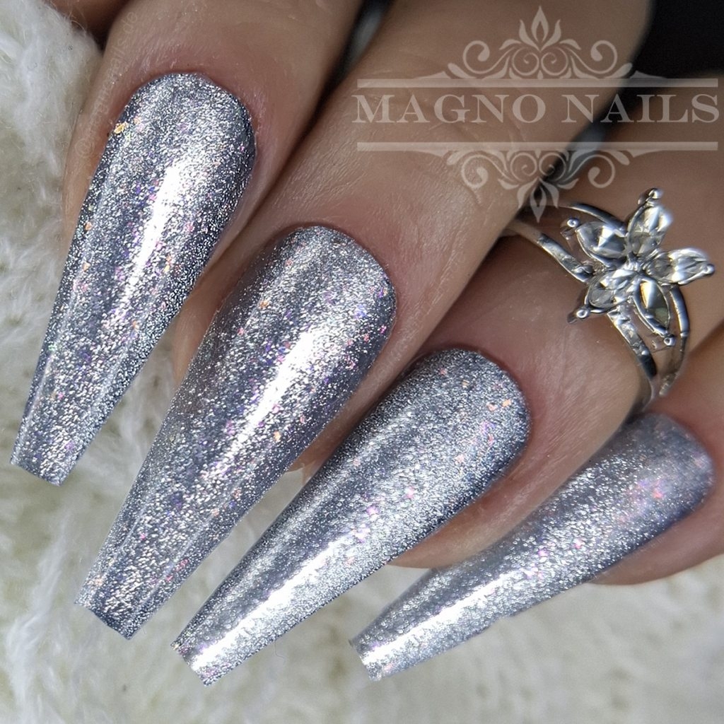 Nageldesign Ideen - Aurora Cat Eye Nägel