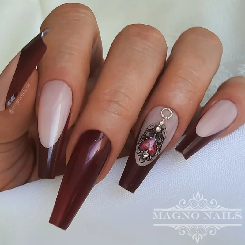 Sommer Nägel - Bordeaux French Nägel