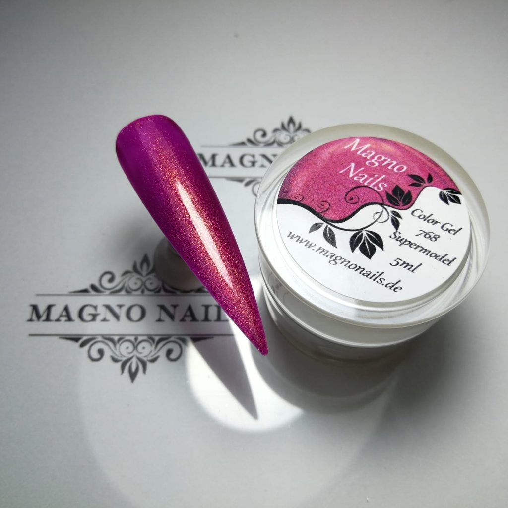Pink Gold Metallic Perl Pearl UV Gel aufgetragen deckend