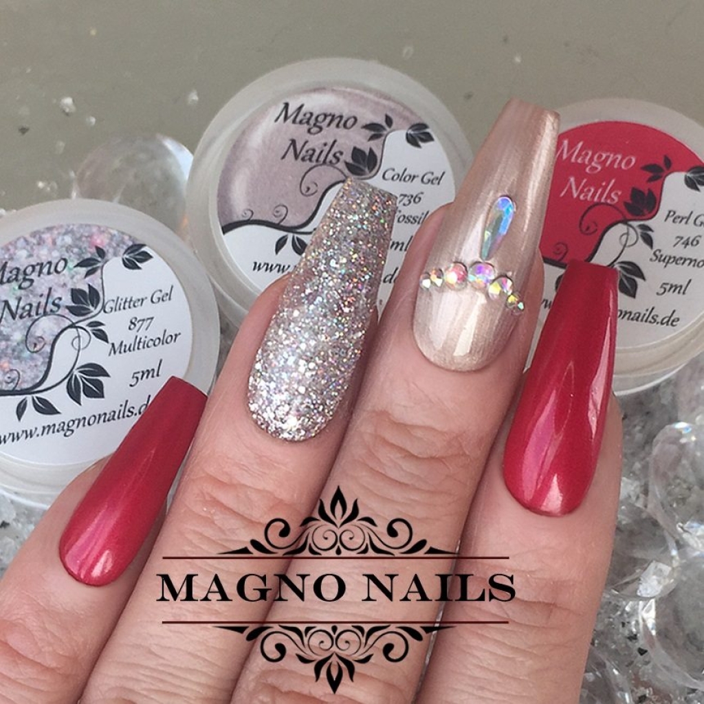 Nägel Ideen - Weihnachten Rot Silber Nude