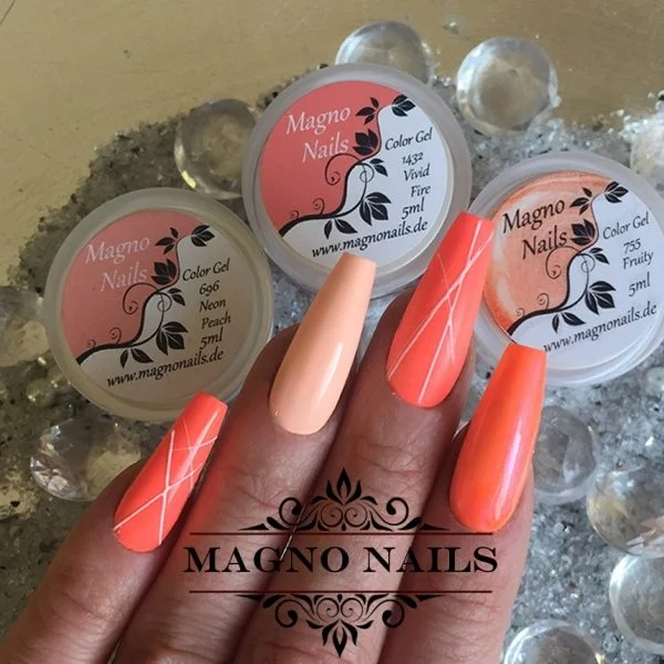 Nägeldesign Ideen Orange Coloral Nägel mit Spider Gel