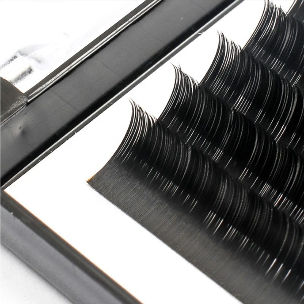 Künstliche Wimpern aus Seide