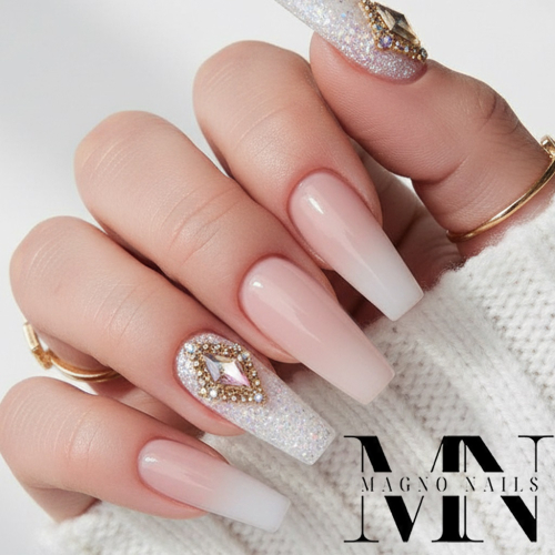 Preview: Sandfarbe Nagelesign - Nägel hellbeige Strasssteine