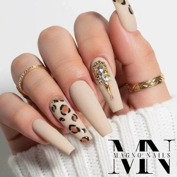 Farbgel beige nude grau - Luxus Nägel mit Leo Muster