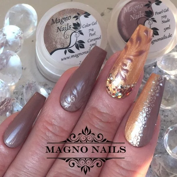 Ideen für Nägel - Herbst Nägel - Nude Gold