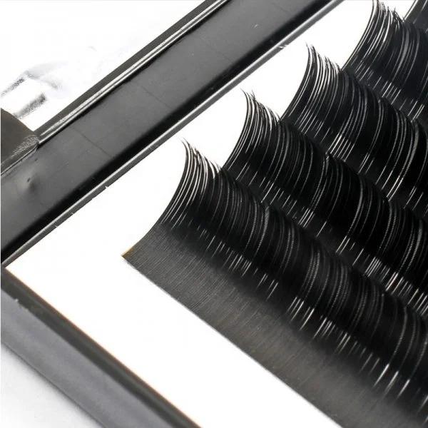 Künstliche Wimpern aus Seide